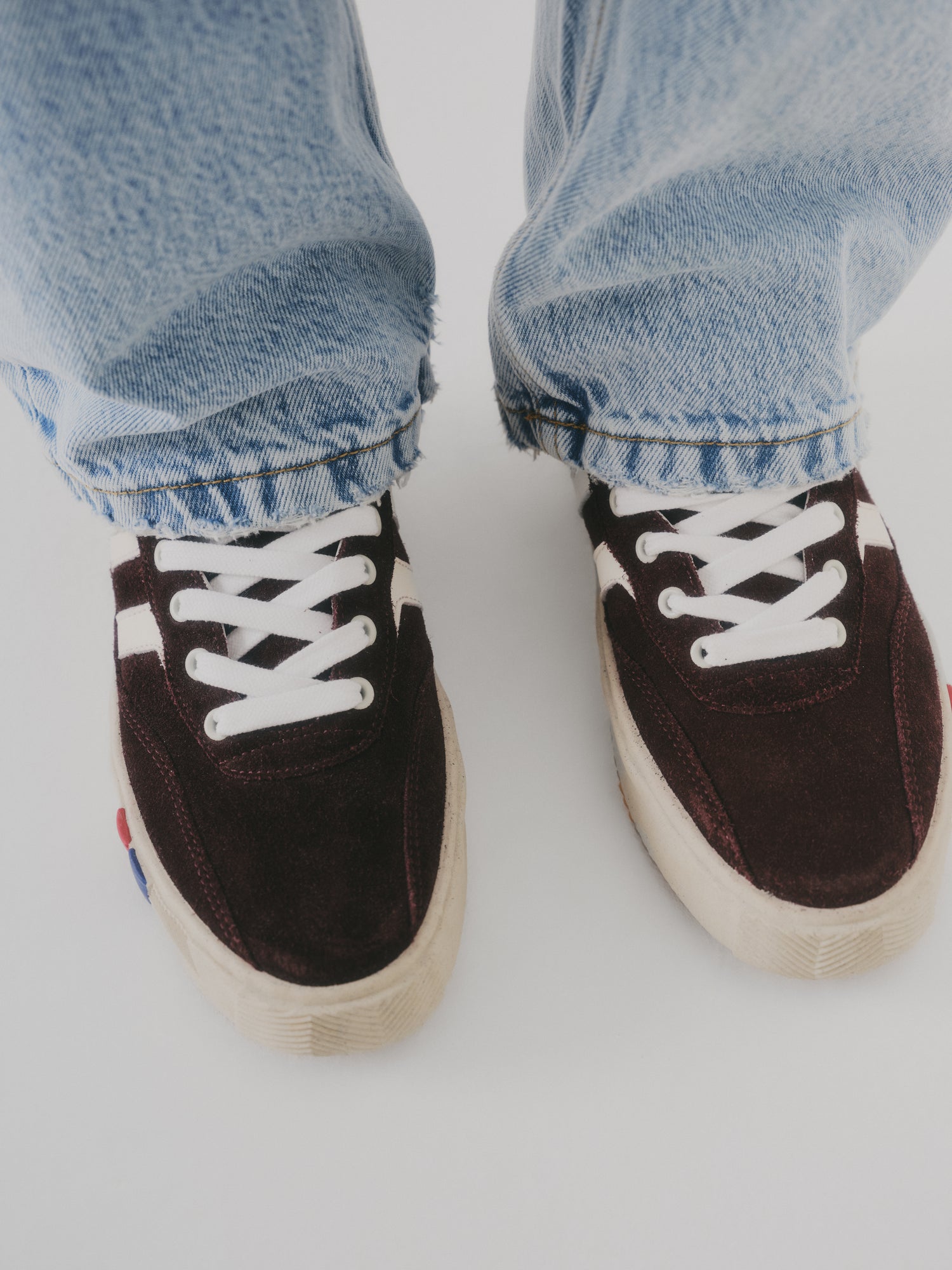 II Orbit in suede borgogna e avorio