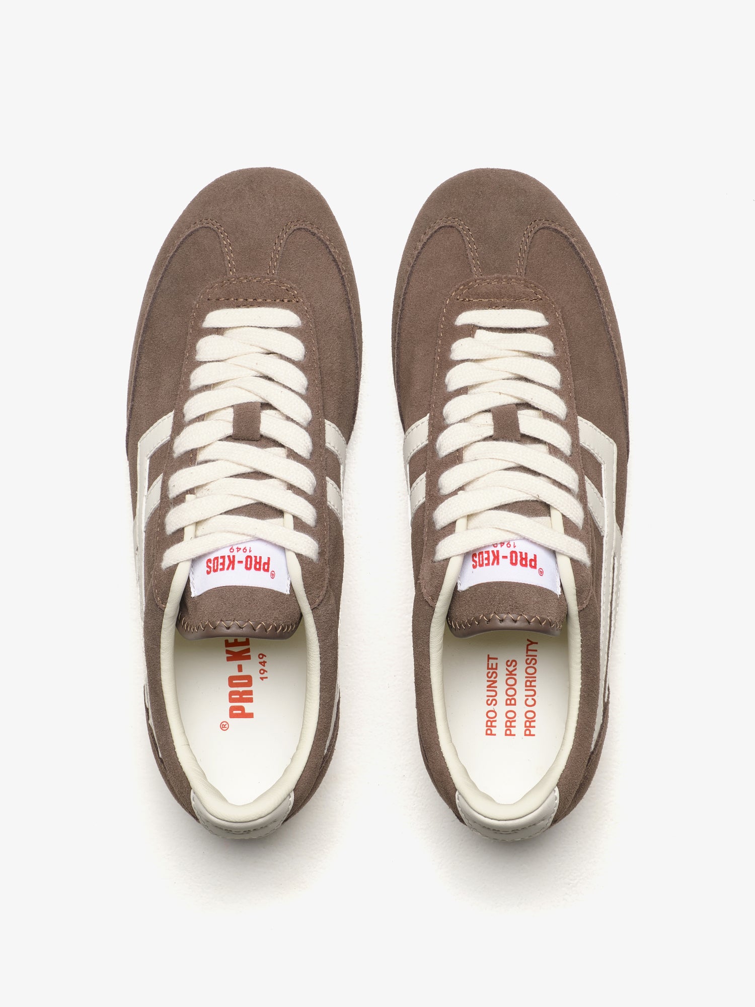 Pro-Keds Racer 77 da donna, paio di sneaker marrone e avorio, vista dall'alto