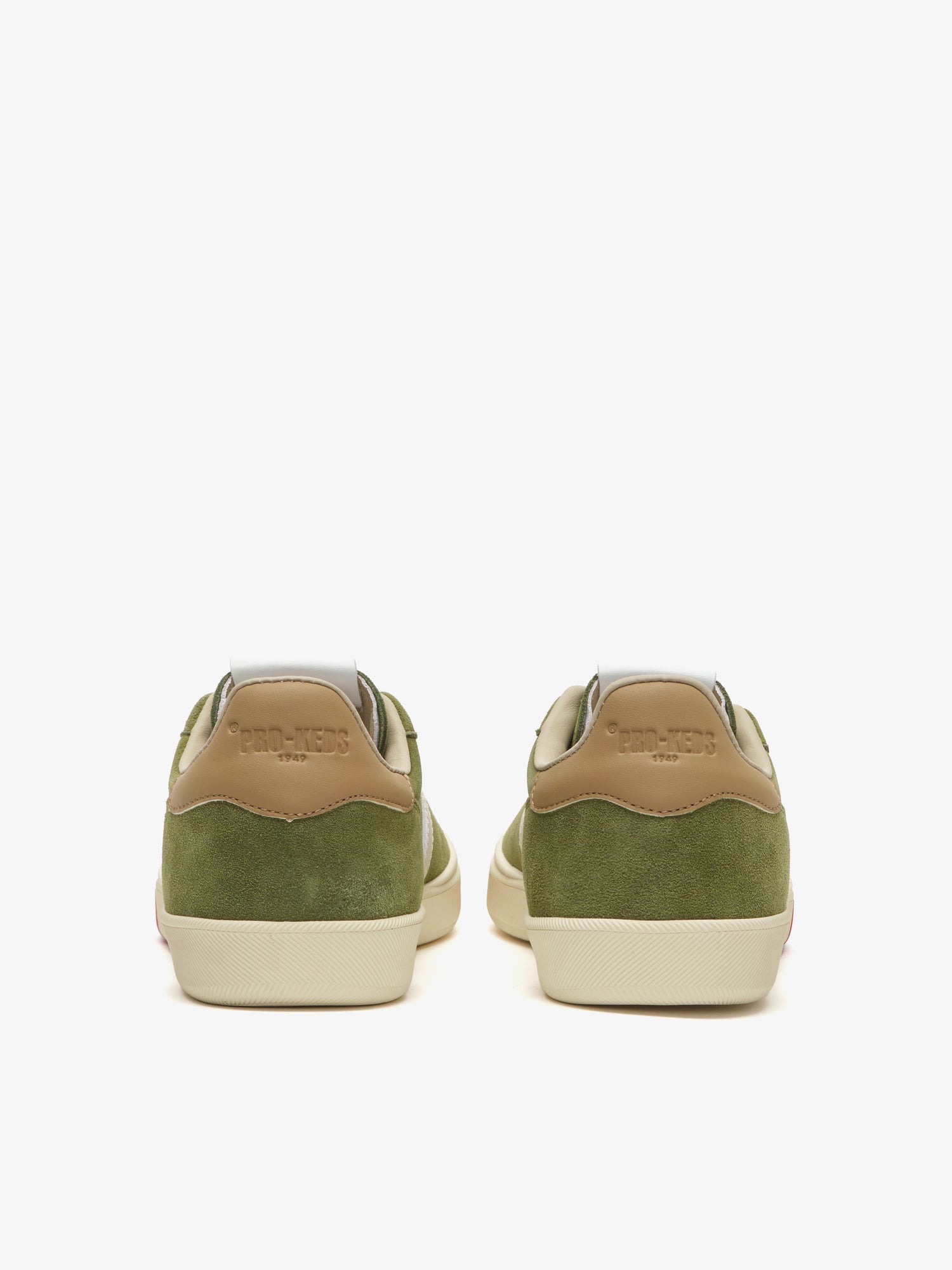 Court Ace in suede verde muschio