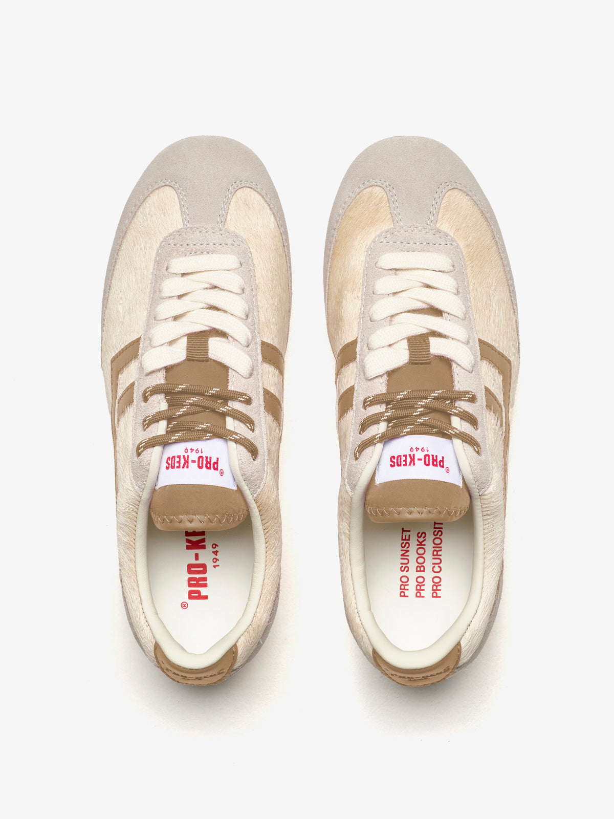 Pro-Keds Racer 77 da donna, paio di sneaker avorio e beige, vista dall'alto