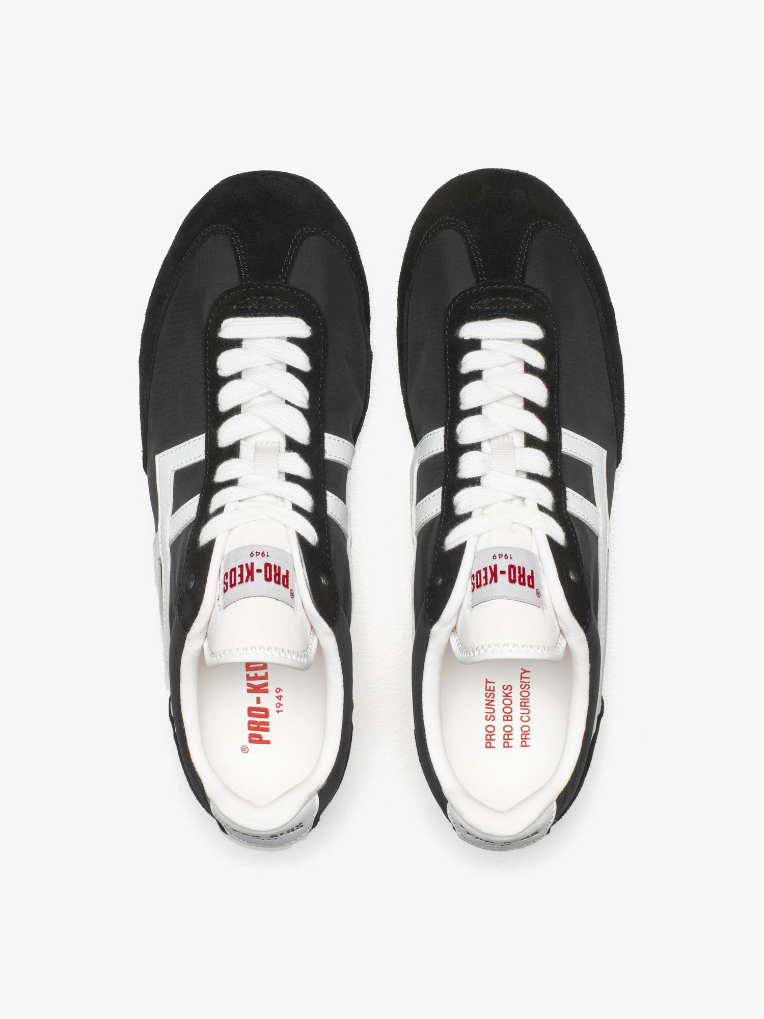 Racer 77 in black and white nylon