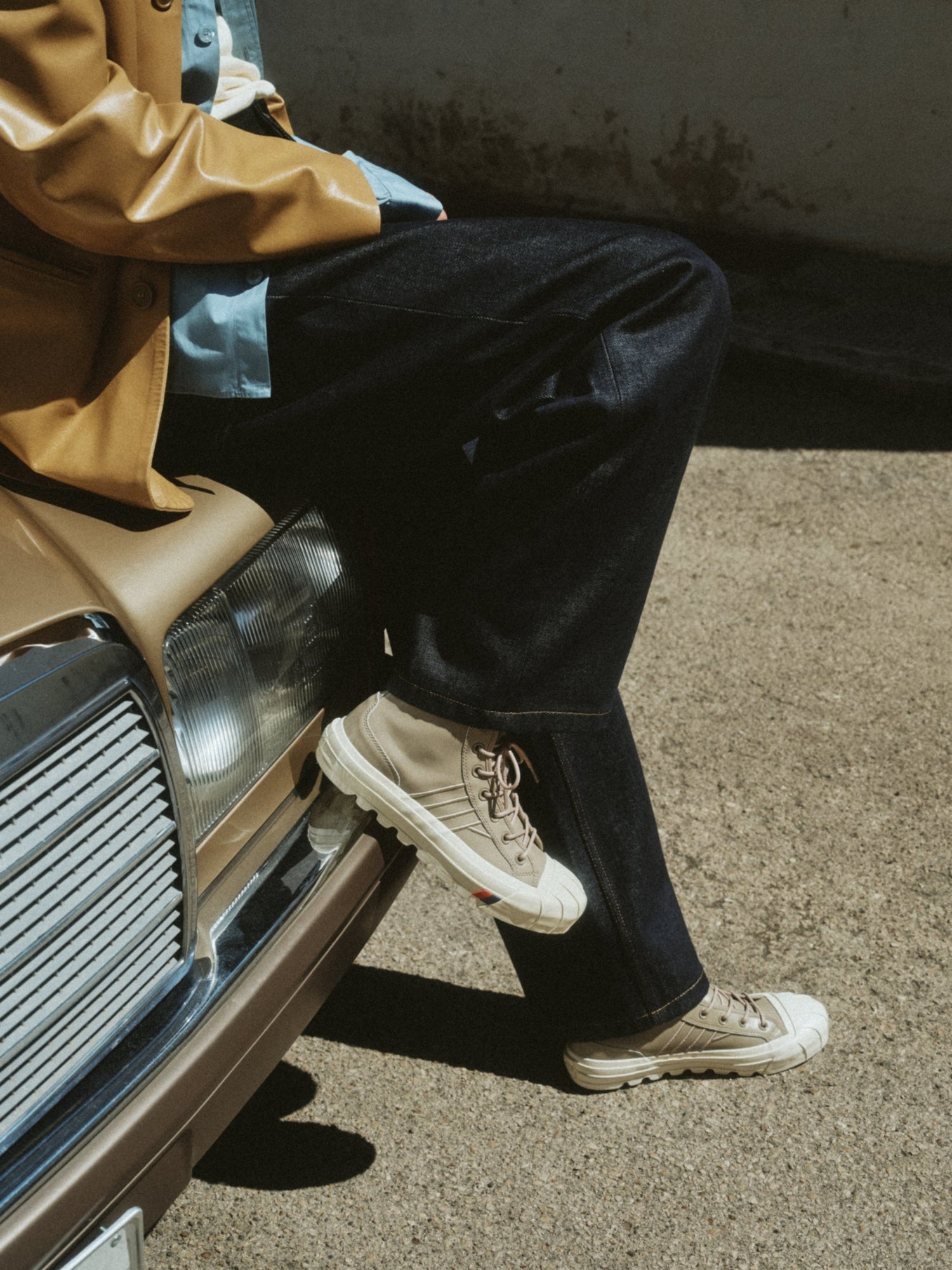 Intrepid High in taupe leather