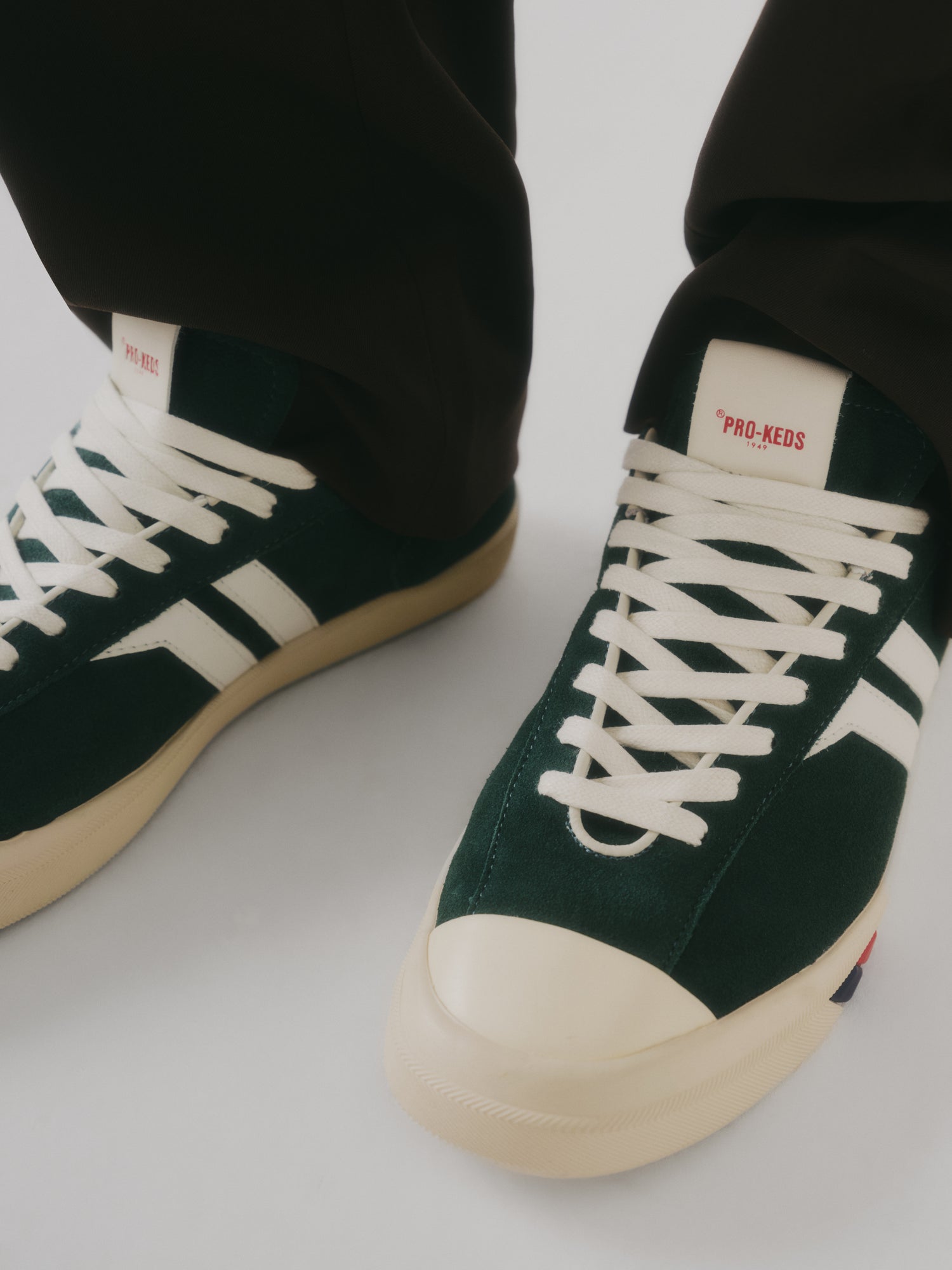 Court Ace in Suede Verde bottiglia e Bianca