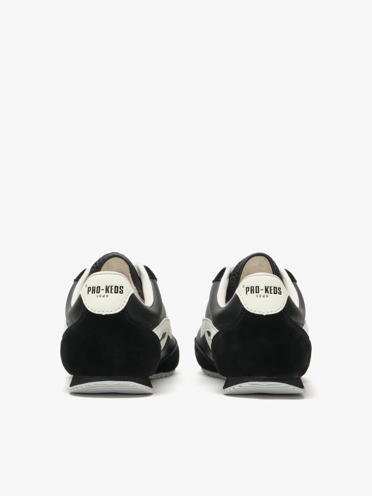 Pro-Keds Racer 77, sneaker nero e avorio, retro con dettaglio talloncino
