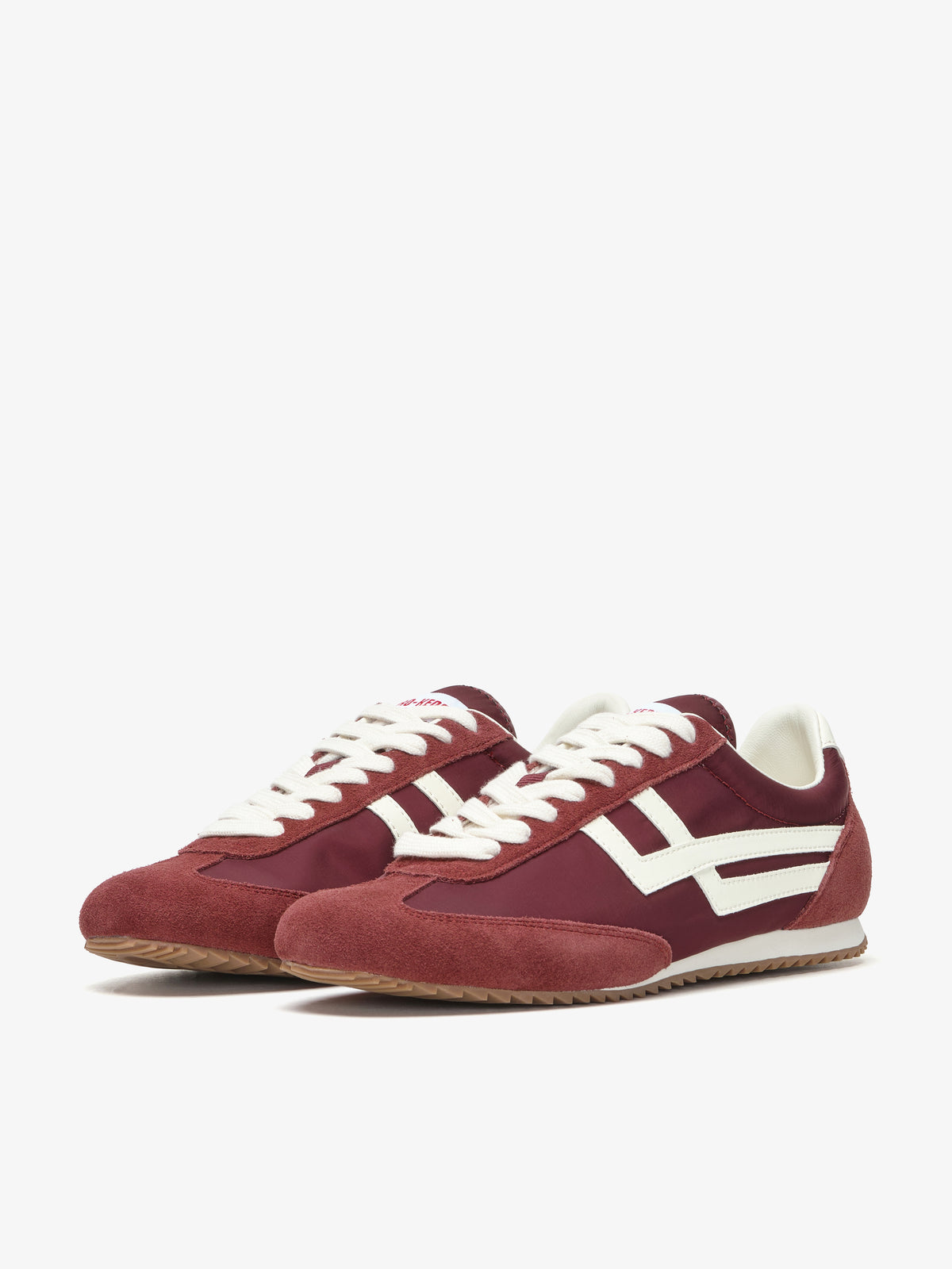 Pro-Keds Racer 77 da donna, paio di sneaker bordeaux e avorio, vista frontale e laterale