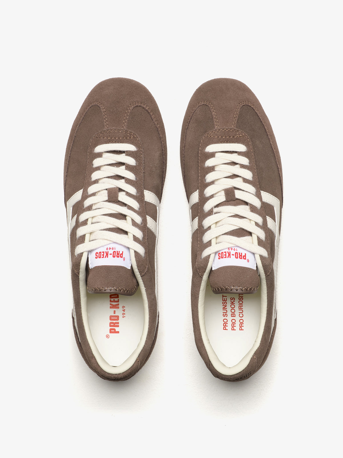 Pro-Keds Racer 77 da uomo, paio di sneaker marrone e avorio, vista dall'alto