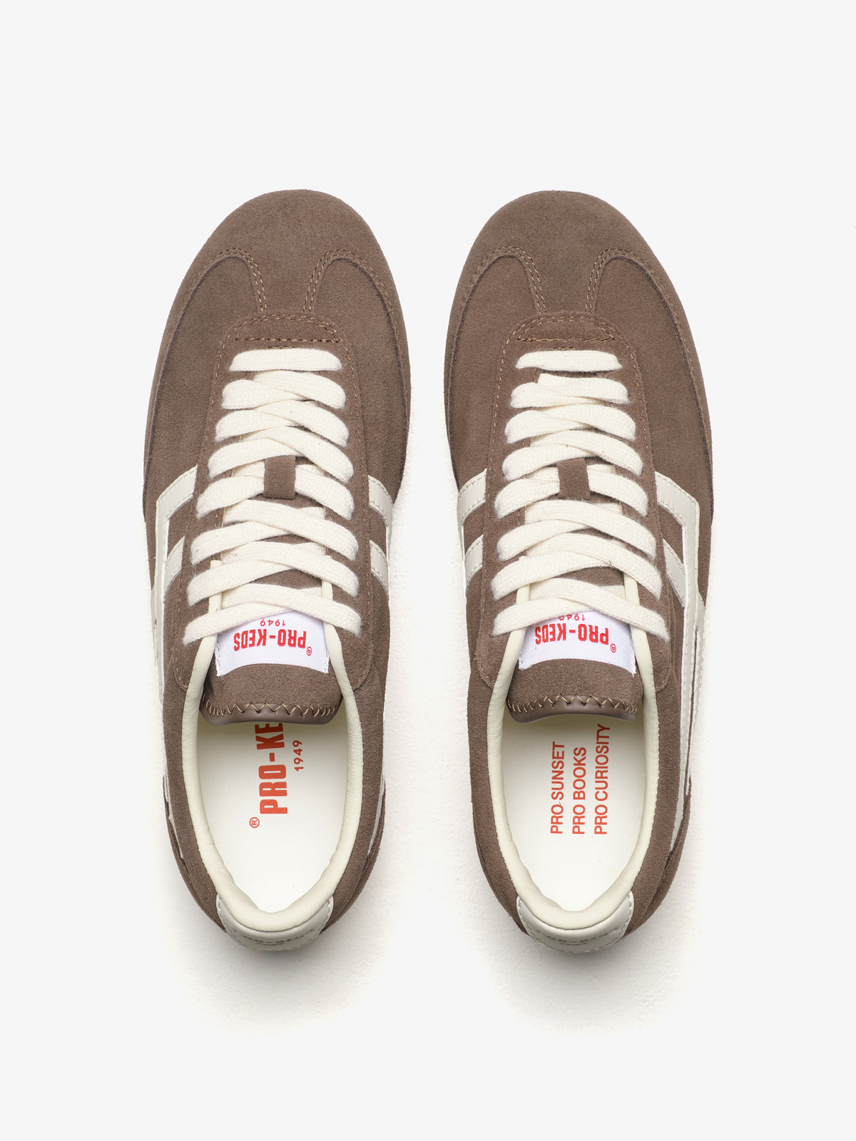 Pro-Keds Racer 77 da donna, paio di sneaker marrone e avorio, vista dall'alto