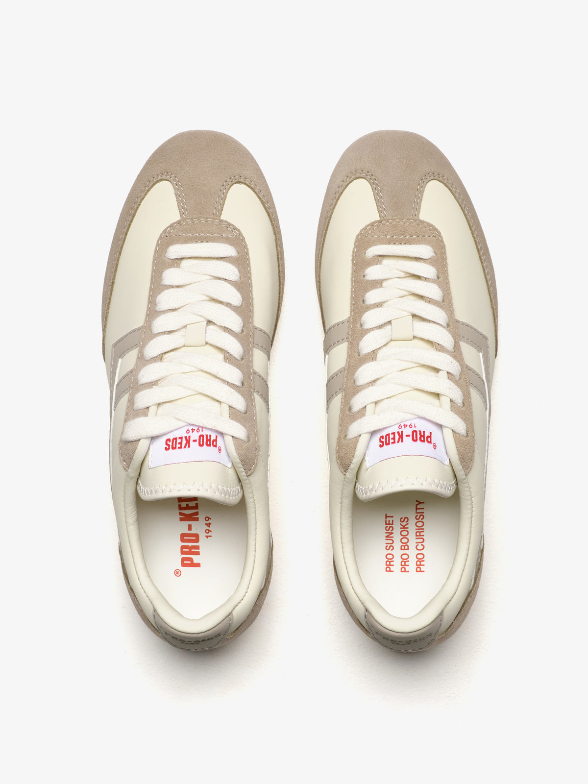 Pro-Keds Racer 77 da donna, paio di sneaker crema e beige, vista dall'alto