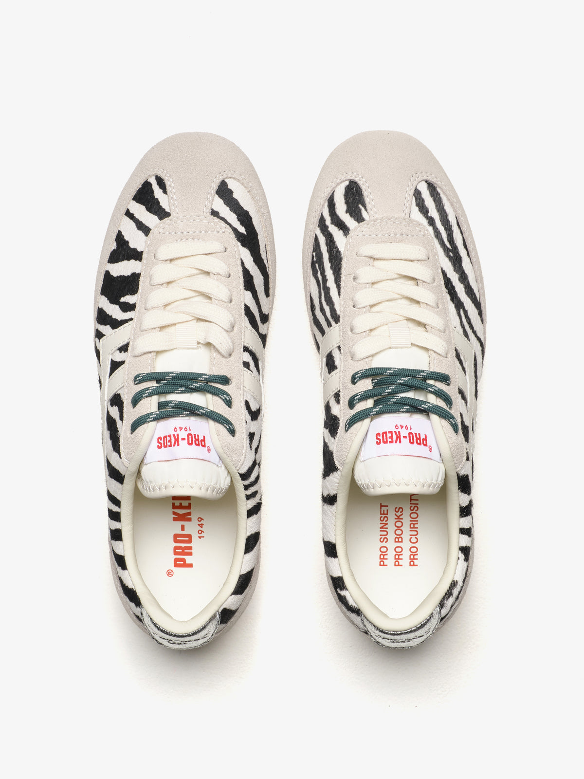 Pro-Keds Racer 77 da donna, paio di sneaker in cavallino zebra e avorio, vista dall'alto