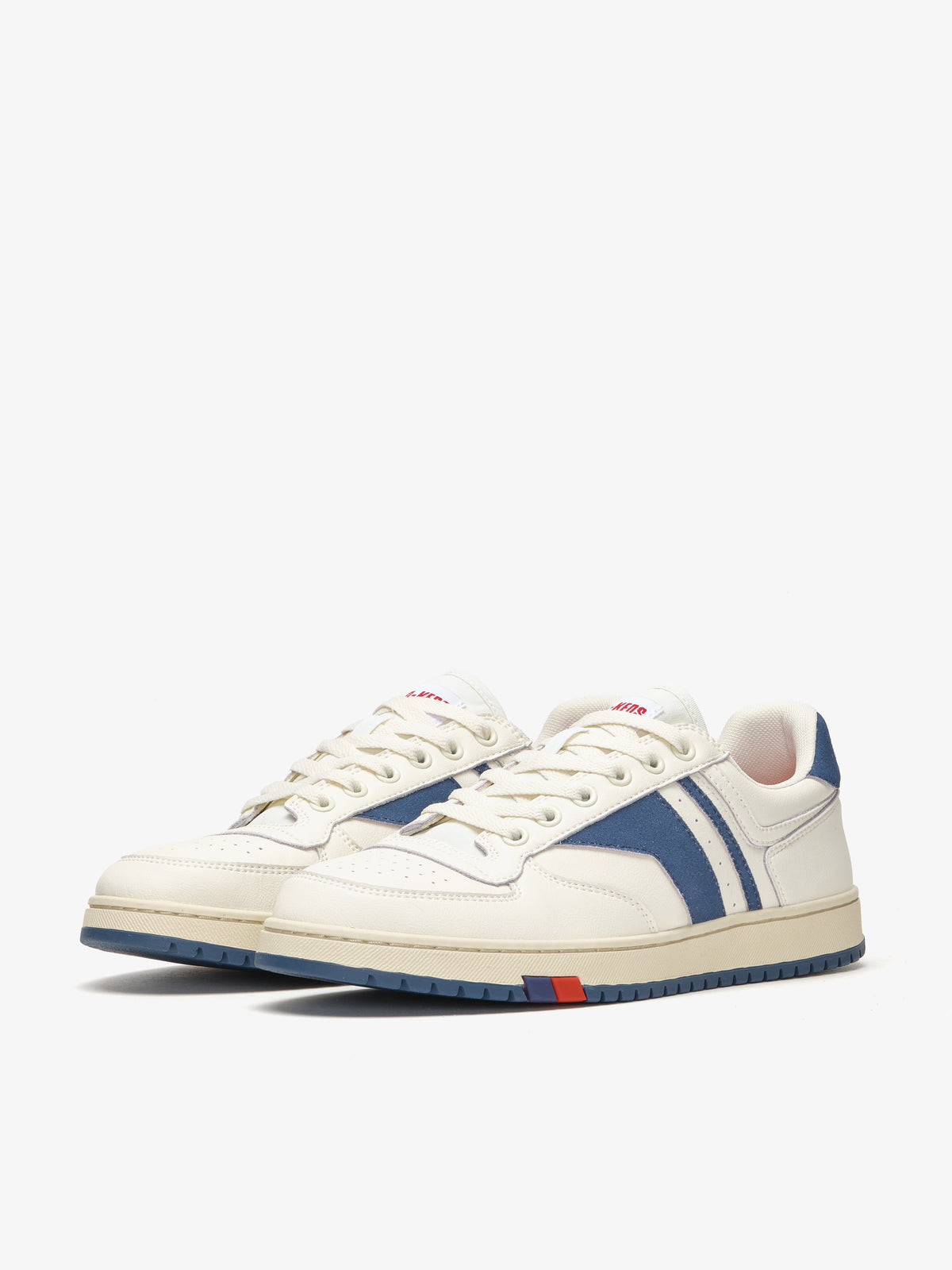 Sneaker da uomo Pro-Keds Sky in pelle crema e blu, vista laterale e frontale