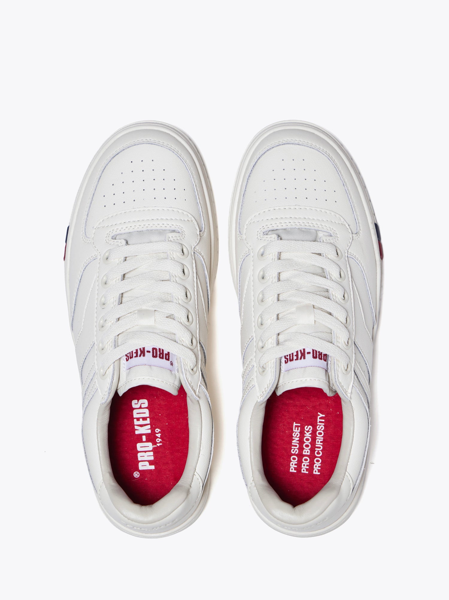 Sneaker Pro-Keds Sky in pelle bianca vista dall'alto con dettaglio collare imbottito