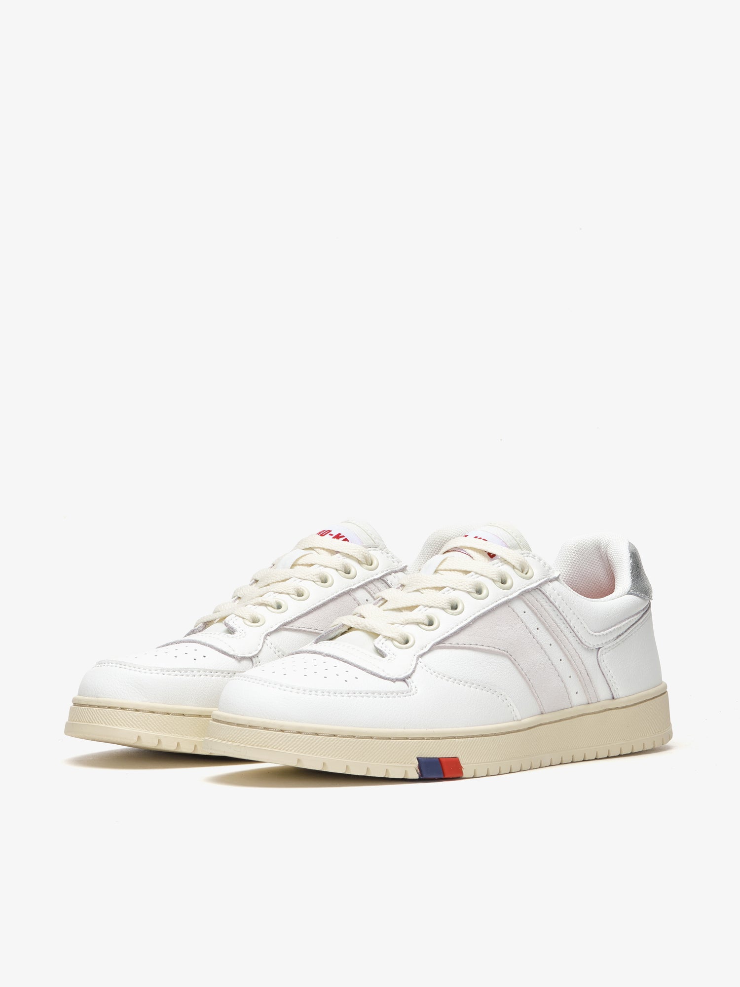 neaker da donna Pro-Keds Sky in pelle bianca polvere, vista laterale e frontale