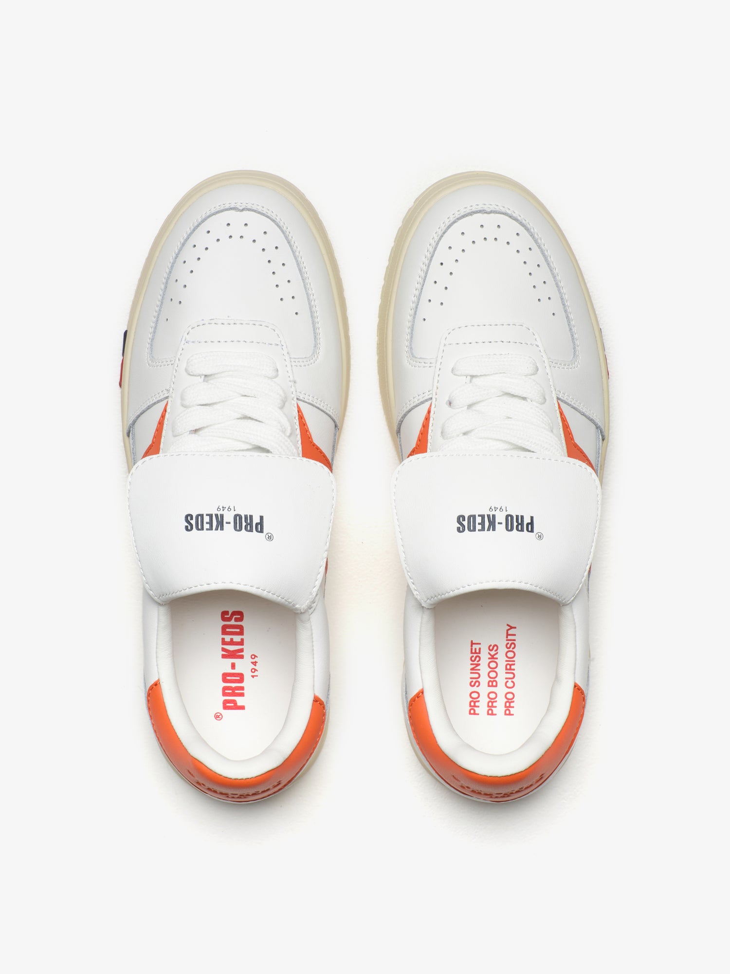 Field King in white leather